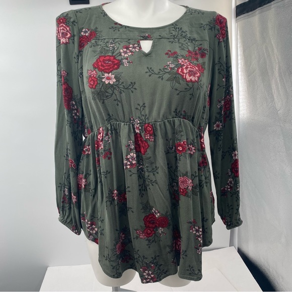 TORRID I Top Babydoll Gauze Keyhole Front Floral Carmalita Toss Size 1 Green - Picture 2 of 15